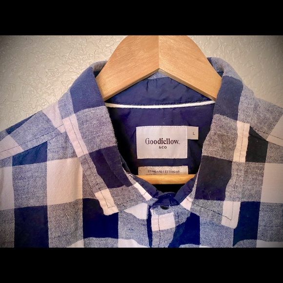 Men’s pink and navy long sleeve button down - Picture 2 of 4